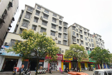 逸景小区3室2厅1卫52万106m2中装出售